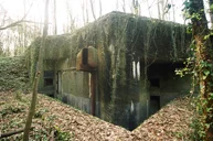 De diamantgracht ter bescherming van de ingang en de schietgaten